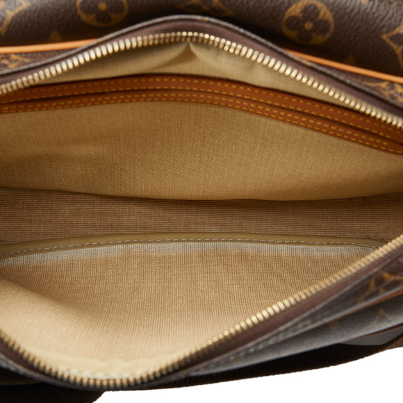 LOUIS VUITTON Monogram Reporter PM Crossbody Bag - Picture 5 of 10